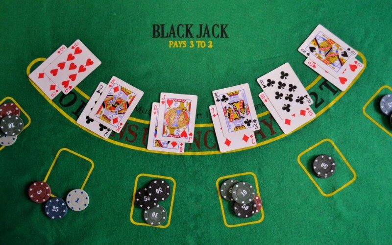 Cần “rút” và “đứng” bài hợp lý khi chơi