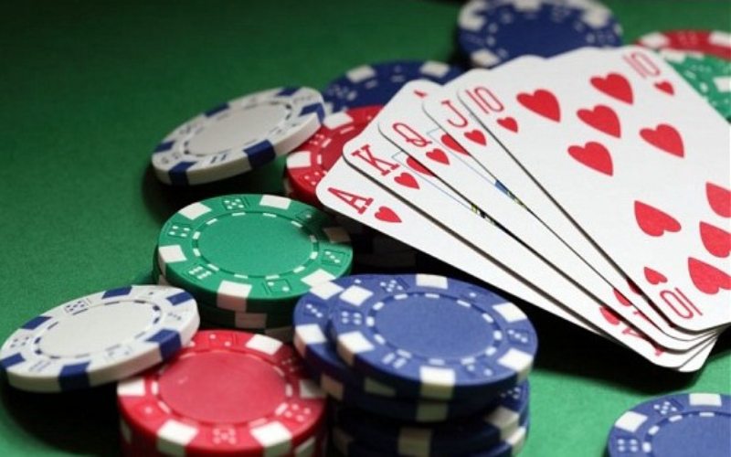 Bí kíp kiếm tiền từ game đánh bài online